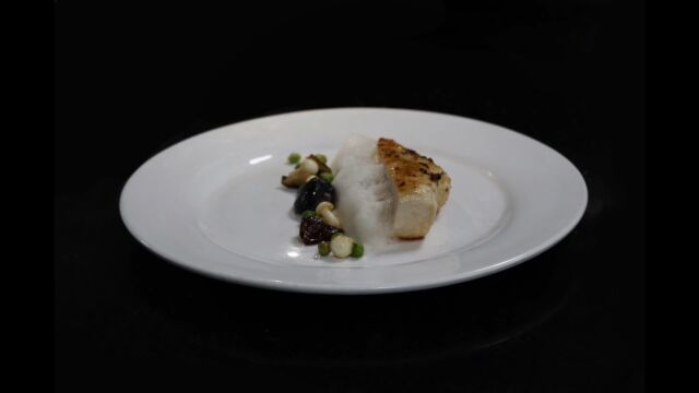 杜松子鸡胸佐杂菌青柠泡沫 Juniper berry chicken breast with mushroom lime foam