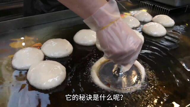 金黄酥脆的花生饼,一天就能卖出2000多份