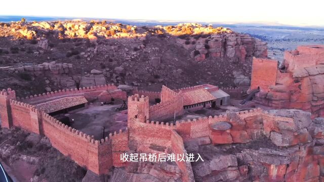 西班牙边境贸易城堡 三层防御结构 平民可以住在中城