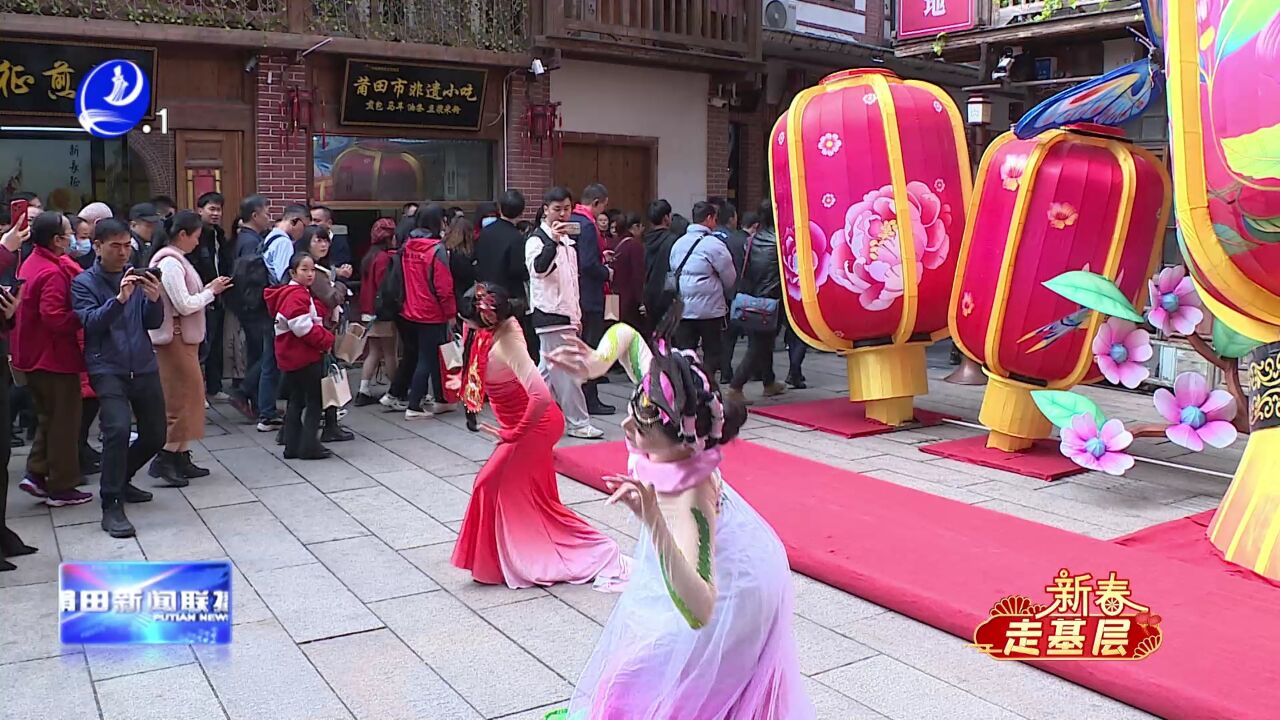 大年初一:新春古街人气旺 烟火气中庆新年