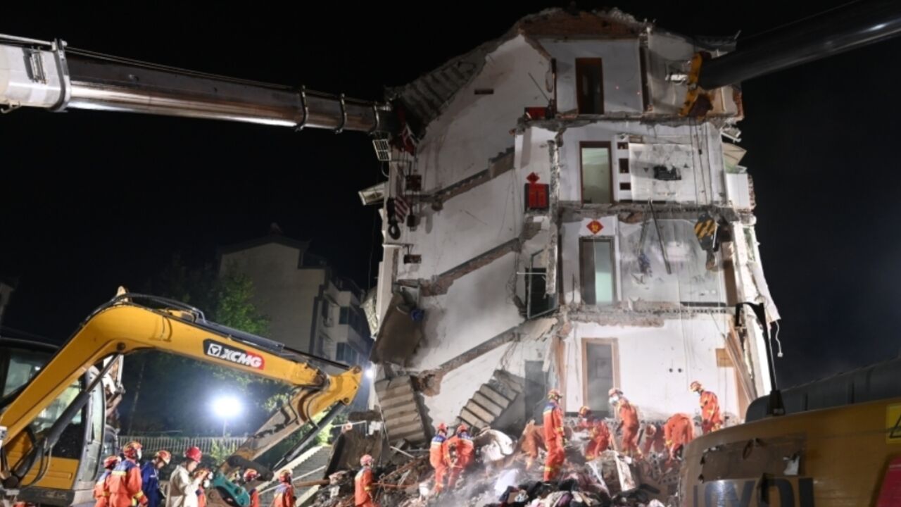 安徽居民楼坍塌事故致4死1伤 市应急管理局局长:专家初步分析与降雨有关