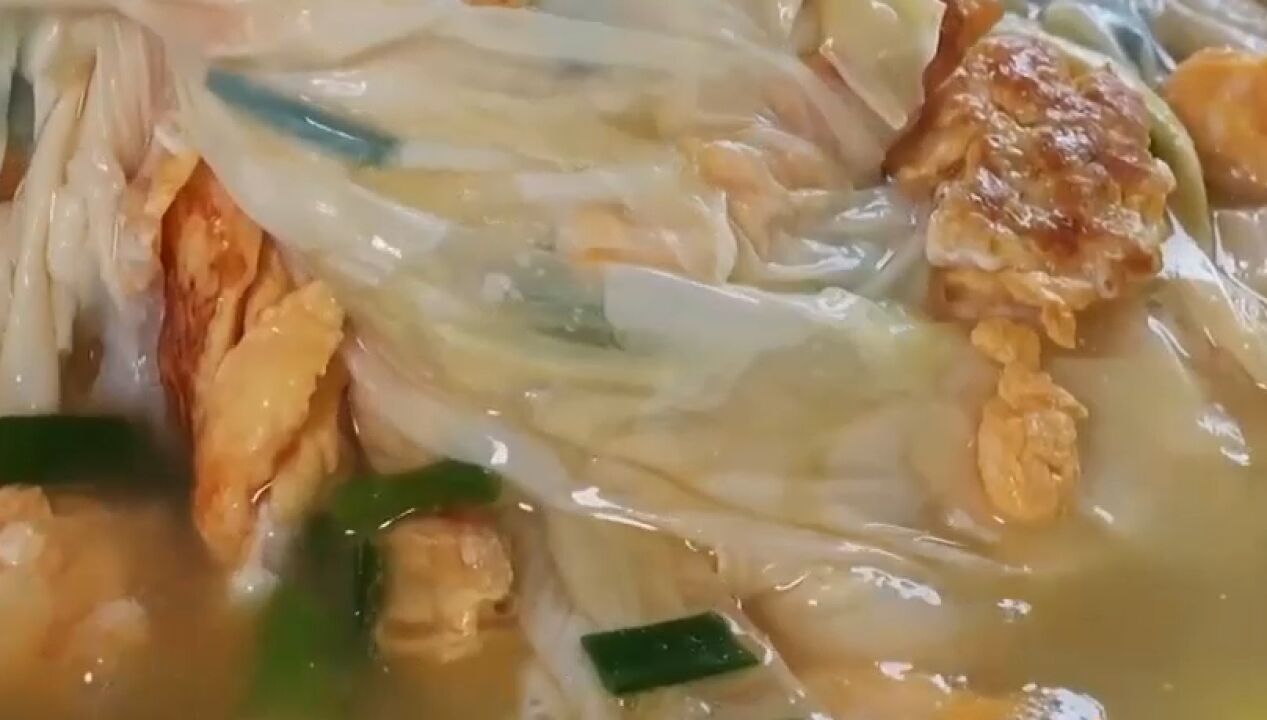 当地必不可少的食材“豆腐皮”,蛋白质含量高,备受消费者青睐