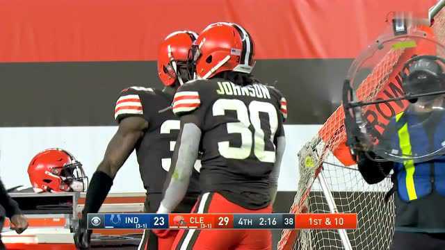 DErnest Johnson rushes for a 28yard Gain vs. Indianapolis Colts