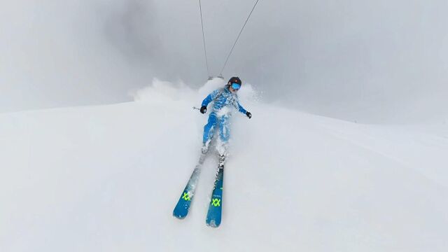 驰骋在纯白色的世界!风雪之间滑雪穿梭宛如人间仙境