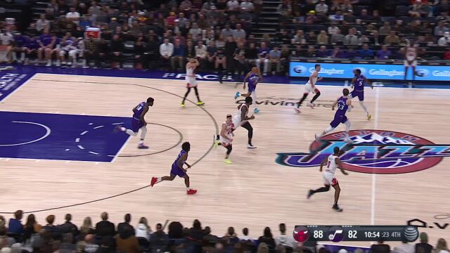 公牛114-107爵士 德罗赞26+6公牛送爵士5连败