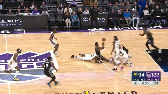 扣篮大赛是吧？戴维斯飞天遁地两级暴扣