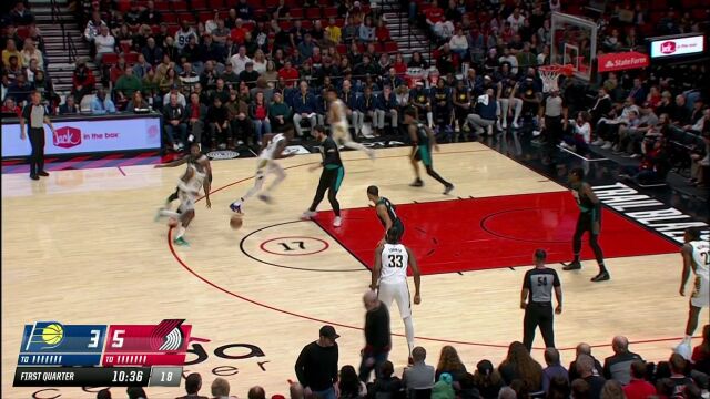 配合默契！希尔德人缝勾手妙传助攻史密斯双臂暴扣虐筐