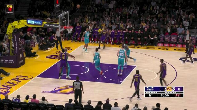 让你无可奈何！詹姆斯单打华盛顿翻身后仰跳投命中