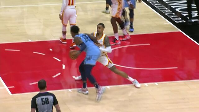 快来欣赏暴力美学！卡佩拉卯足力气一掌扇飞杰克逊