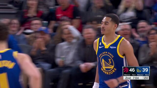 打破得分荒！普尔三分出手一箭穿心