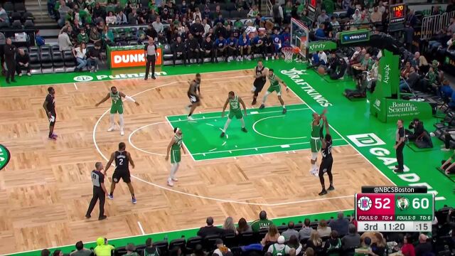 双星连线！小卡轻描淡写妙传乔治三分一箭穿心