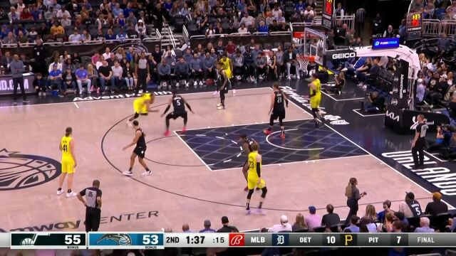 大瓦格纳接球上篮轻松随意 霍顿-塔克单打上篮以牙还牙