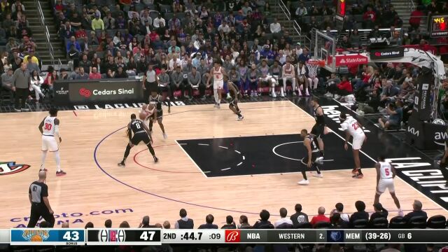 无视防守 兰德尔三分线外一箭穿心