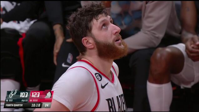 NBA常规赛：马刺vs开拓者第4节英文原声回放