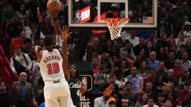 NBA全明星替补阿德巴约赛季十佳球 大鹏展翅凌空劈扣