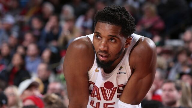 米切尔vs开拓者集锦 全场26+5+5连续关键球杀死比赛