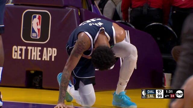 乱战高手！德国跑车施罗德奇袭篮下反超比分