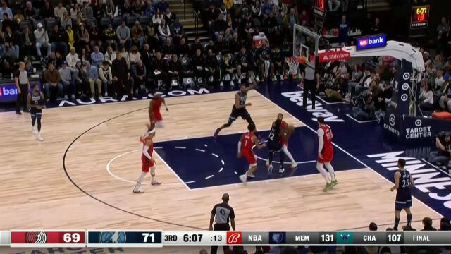 用身高欺负你 普林斯变相突破面对利拉德小拉杆轻松打进