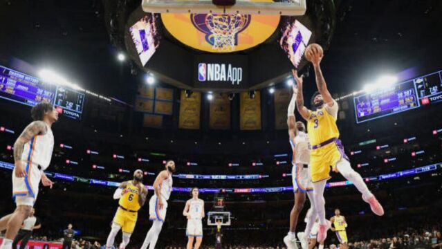 戴维斯vs雷霆集锦 仅出手9次拿下13+8