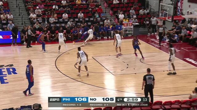 突破是为了给队友制造机会 斯玛特突破分球格雷格-布朗吃饼暴扣