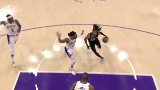 一脚油门踩到底！莫兰特高速反击欲隔扣詹姆斯