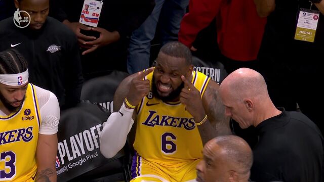 场上场下都不歇！老詹场上当球员场下当教练