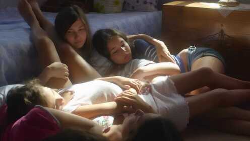 一部耐人寻味的伦理佳作，未成年姐妹被强迫嫁人，最小的年仅12岁！