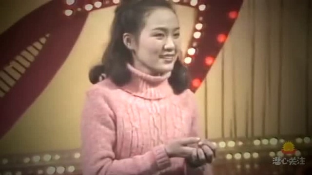 83年春晚郑绪岚演唱歌曲《太阳岛上》,经典的歌曲