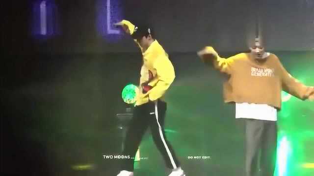 EXOPower这首歌真的超燃,每次演唱会的必唱歌曲!