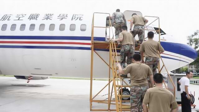 揭秘航空安全员:准军事化管理,炼就飞机上的隐形守卫