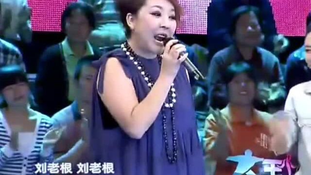 她曾演唱《马大帅》主题曲,一开唱嗓音通透,直接引爆全场!