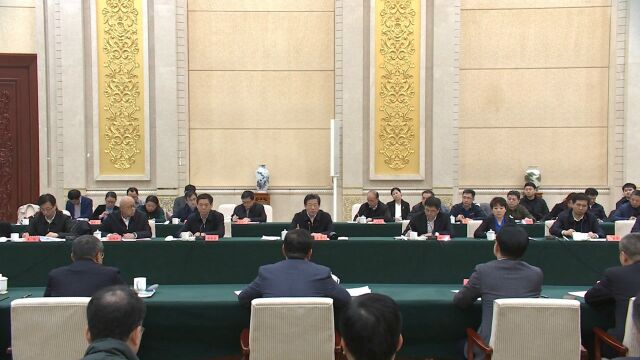 王东峰与深圳市属国资国企考察团一行举行工作座谈