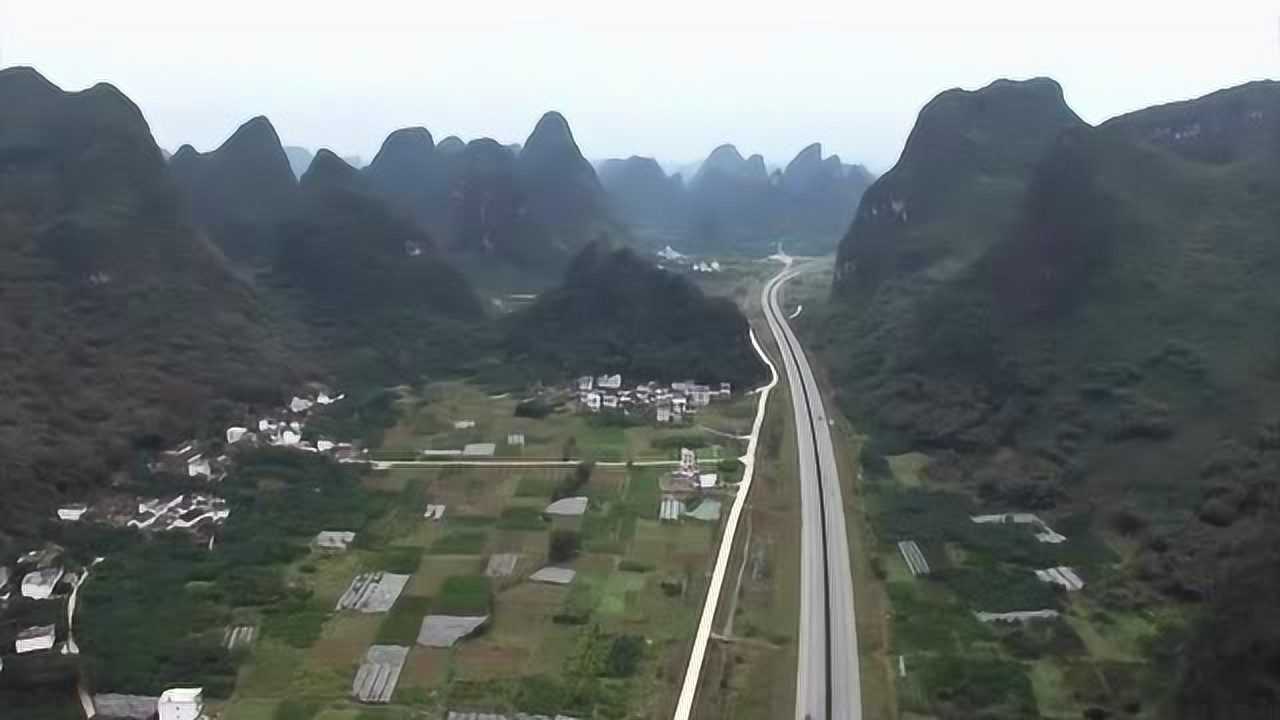 航拍中国航拍桂林包茂高速高速上的桂林风景是这样的