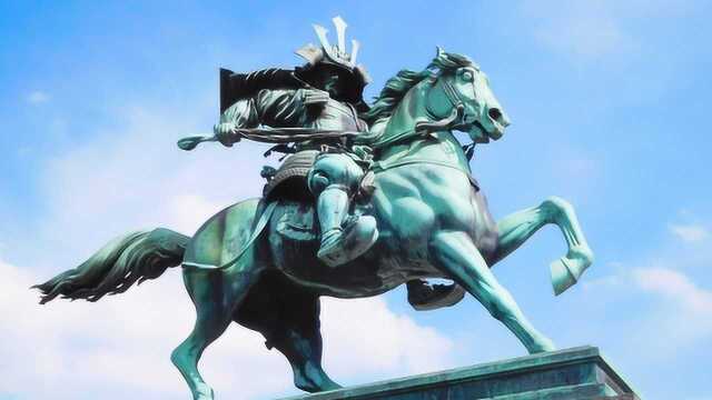 日本大将700人迎战数万大军,被逼入绝境,与弟相互刀插心脏