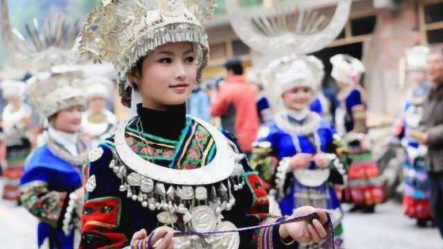 导游警告:去苗寨旅游,千万别接当地女孩送你的布,不然麻烦大了