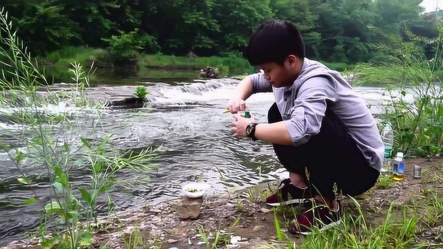 湖北快递小哥模仿野食小哥做美食,我能连吃三大碗