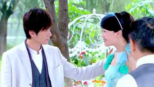 杜若欢初到杜家，杜瑞达就说她没教养，还是亲生的吗 - 腾讯视频