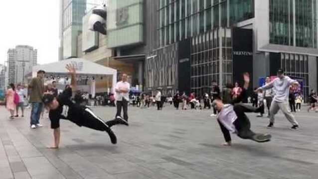 bboy浩然 与世界级舞者 Clil 街头炫酷街舞来袭 超强 Power move