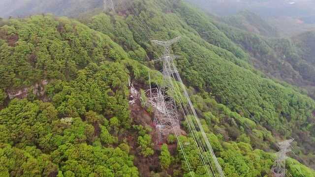 500千伏鼎官鼎山覆冰改造工程组塔攻坚