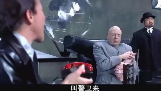 女机器人现场展示,客户看了非常满意