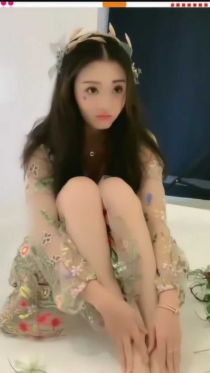 小姐姐的爱好就是抠脚丫模特小姐姐可爱的小脚丫