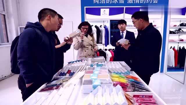 北京2022特许商品零售店开进798,众多商品受消费者青睐