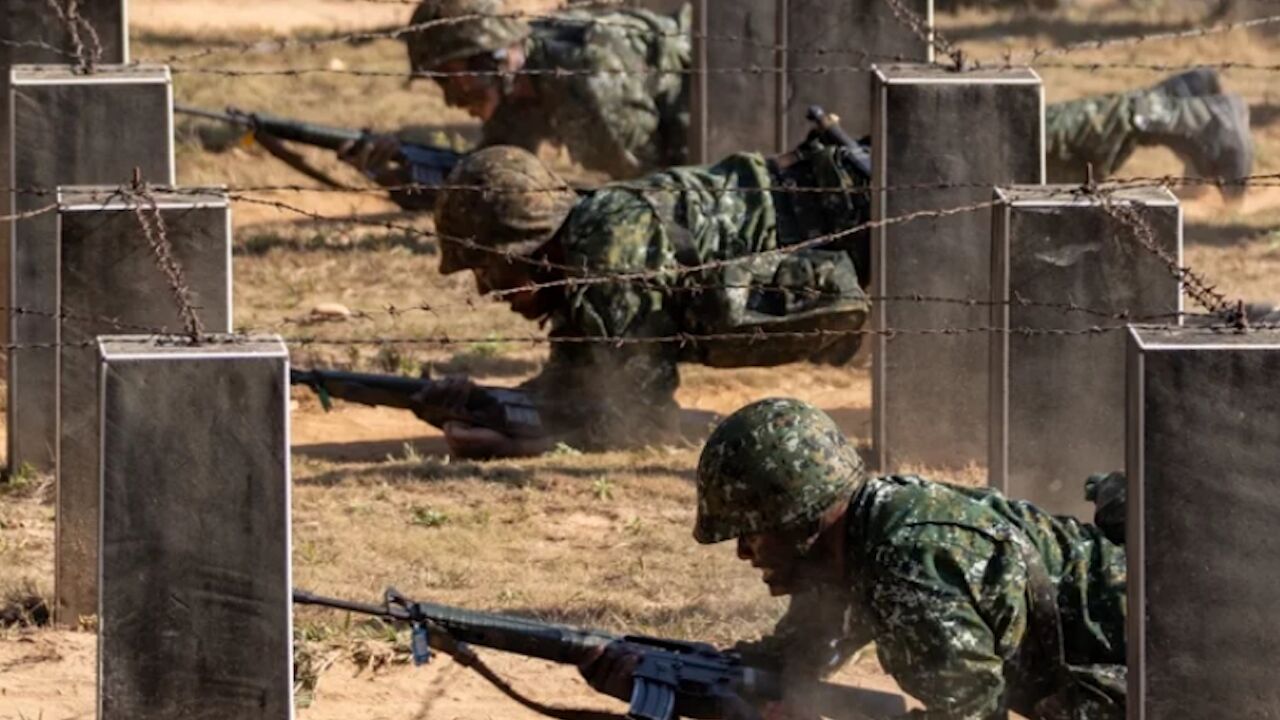 台湾兵役从4个月改1年,年轻人:很不爽!不过是去拔草浪费时间