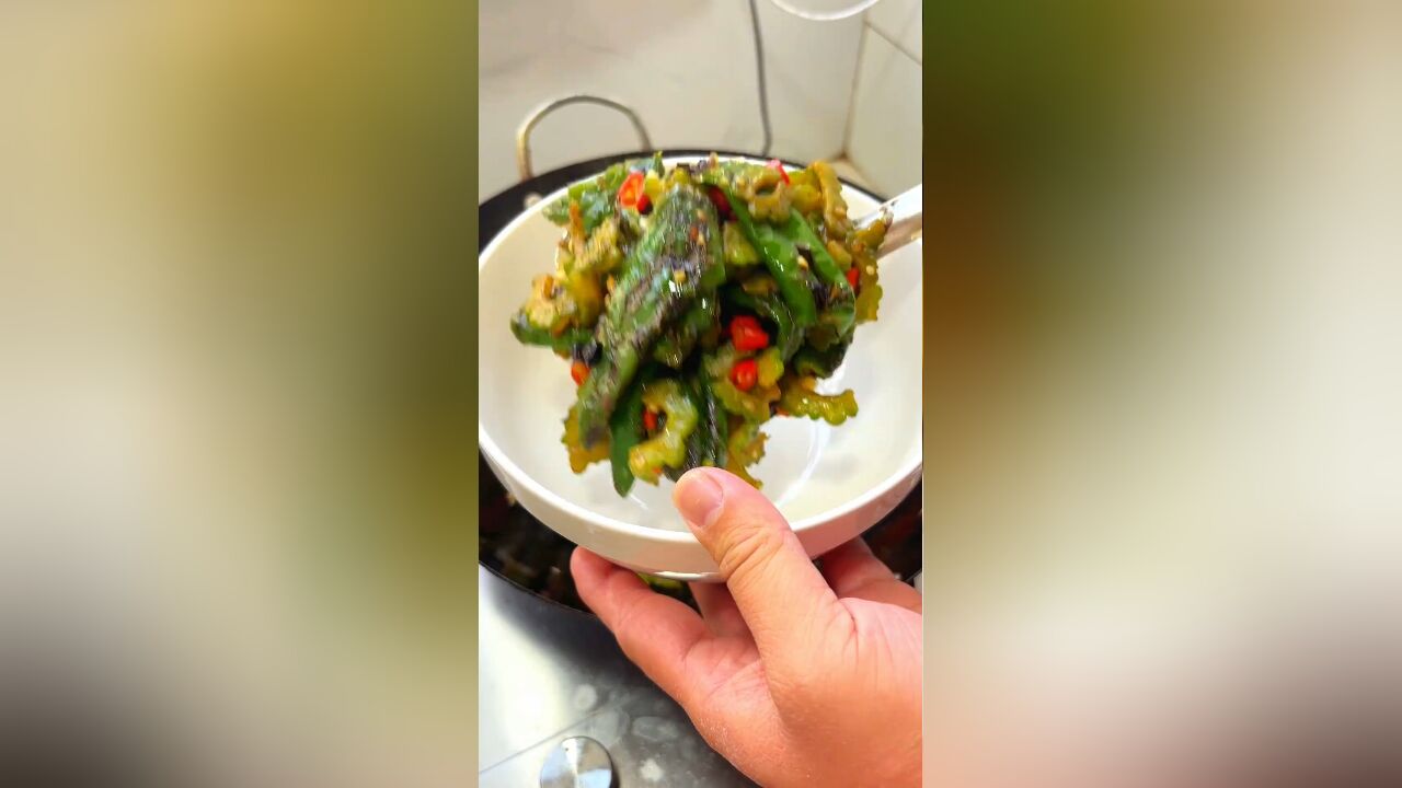 苦瓜这样做拿肉给我都不换,真的太下饭了