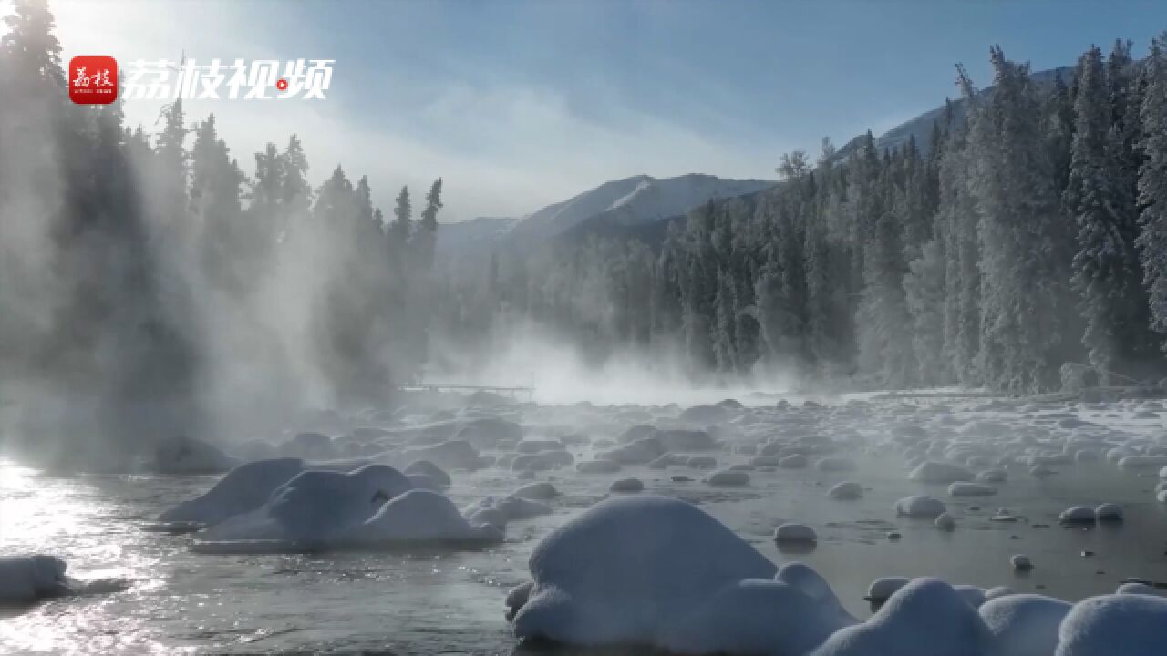 宛如童话世界!新疆喀纳斯湖雪后湖面现雪蘑菇