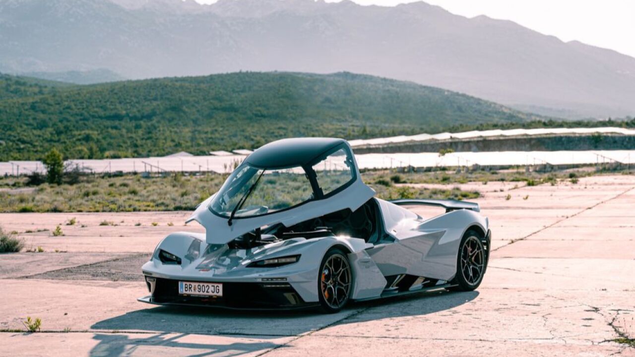 试驾KTM XBOW GTXR!最高可达280km/h,号称公路战斗机