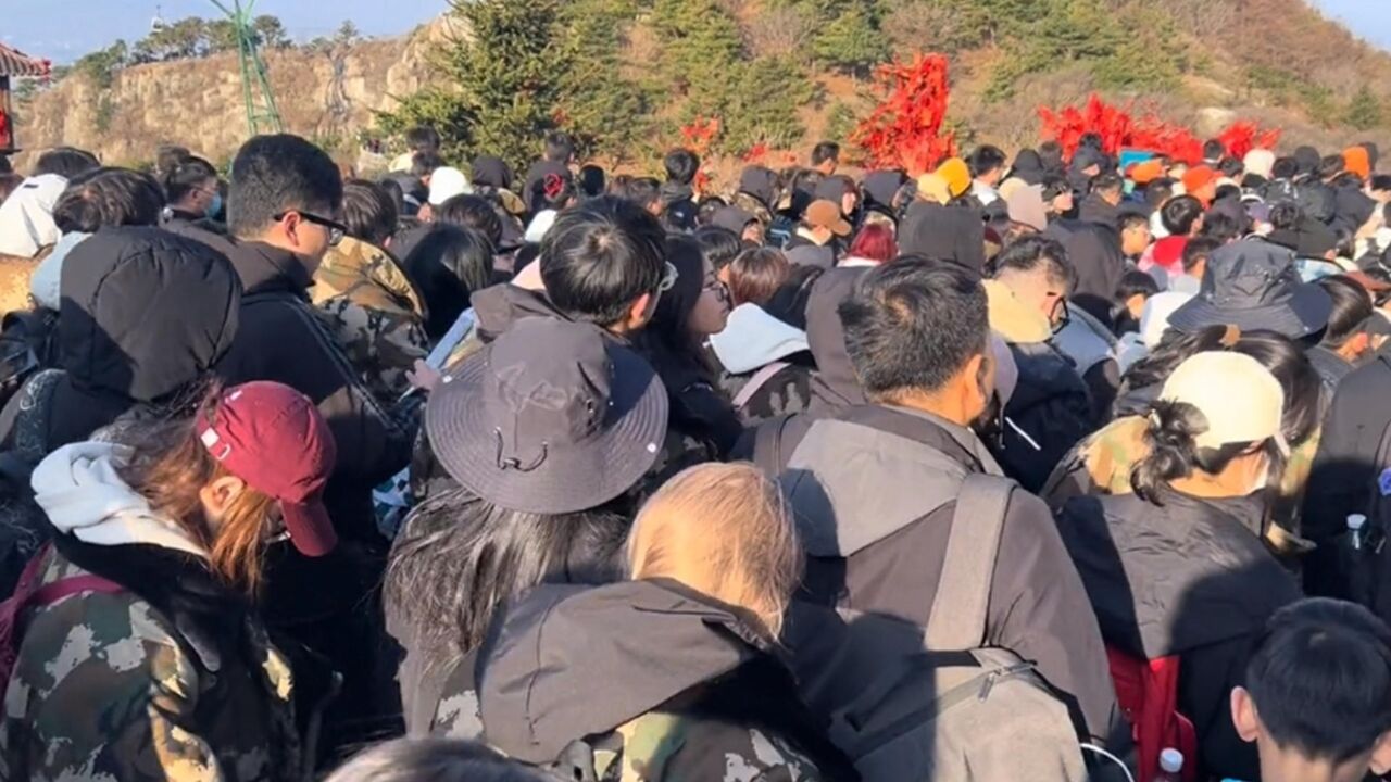 清明假期游开启“人从众”模式!60秒看天南地北各景区人流如织