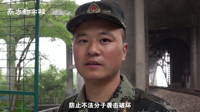 vlog钱塘江大桥守桥兵探访,台风天锯木排险、冒严寒江面巡逻