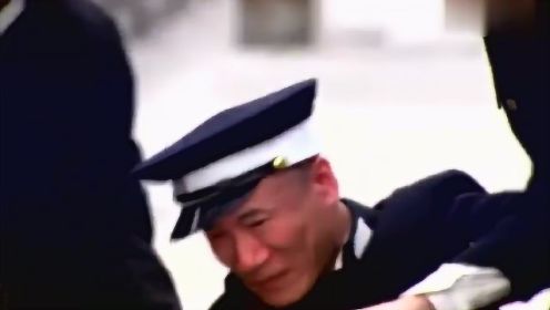 影视剧：中国特工正在吃面，一群日本杀手前来刺杀，特工揍惨日寇