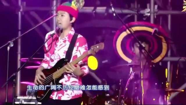 GALA乐队演唱《追梦赤子心》,开口就被震惊,嗨翻全场